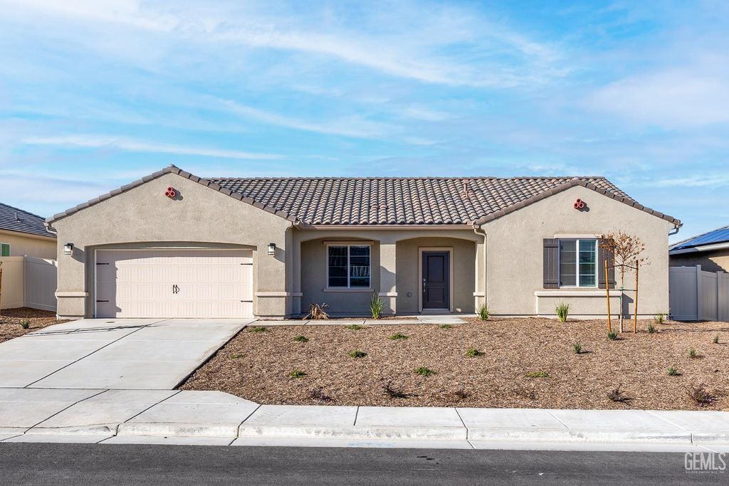 5122 Ivory Gull Street, Bakersfield, CA 93306
