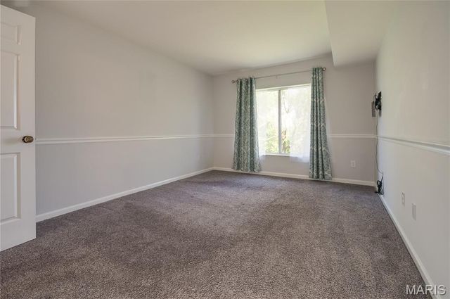 942 Guelbreth Lane 301, Creve Coeur, MO 63141