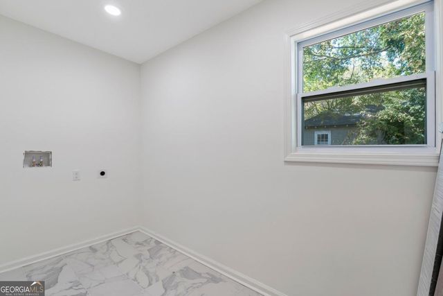 2624 NW Peyton Road, Atlanta, GA 30318