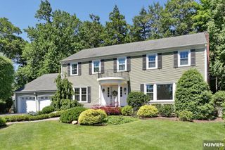 543 Hague Court, Oradell, NJ 07649