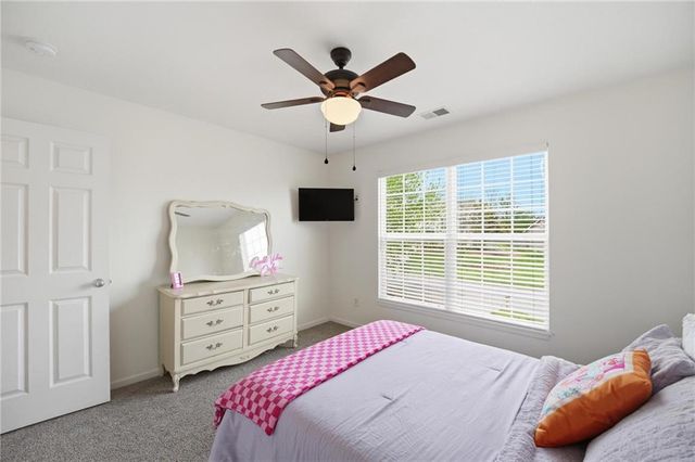 215 E Whispering Hills Boulevard, Lone Jack, MO 64070