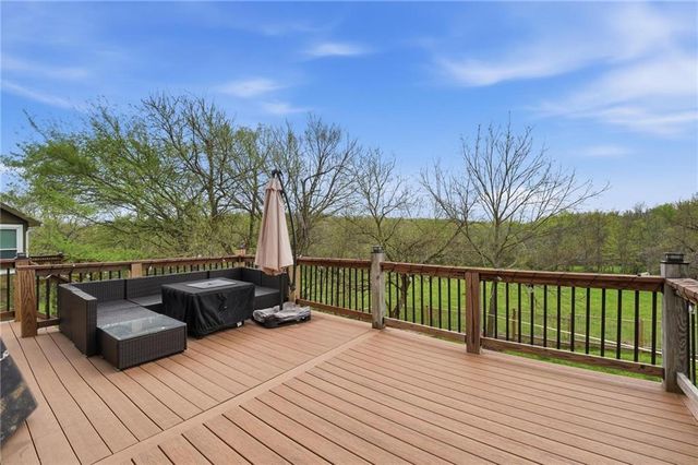 215 E Whispering Hills Boulevard, Lone Jack, MO 64070