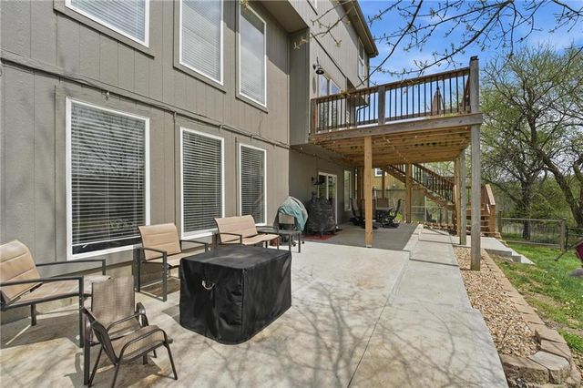 215 E Whispering Hills Boulevard, Lone Jack, MO 64070