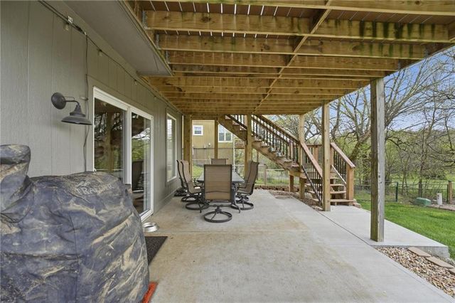 215 E Whispering Hills Boulevard, Lone Jack, MO 64070