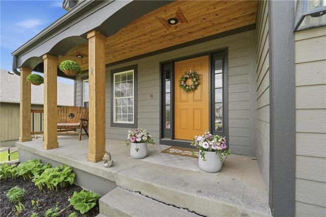 215 E Whispering Hills Boulevard, Lone Jack, MO 64070