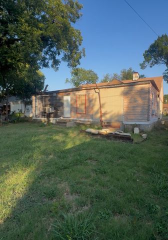 2403 Langdon Avenue, Dallas, TX 75235