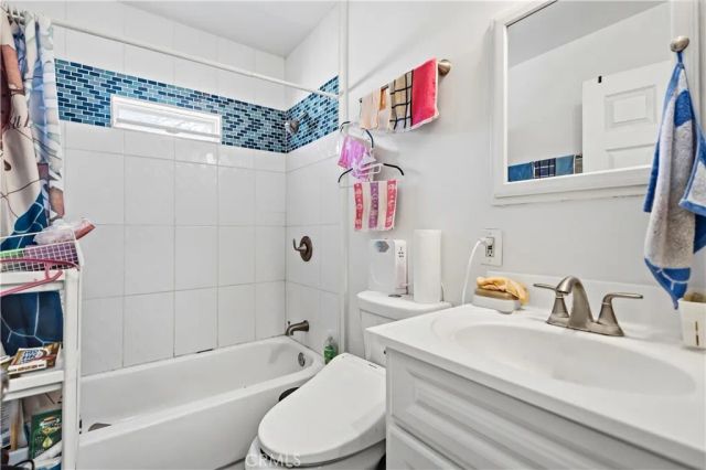 902 Ballista Avenue, La Puente, CA 91744