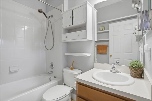 3014 ZANDER DRIVE, Grand Island, FL 32735