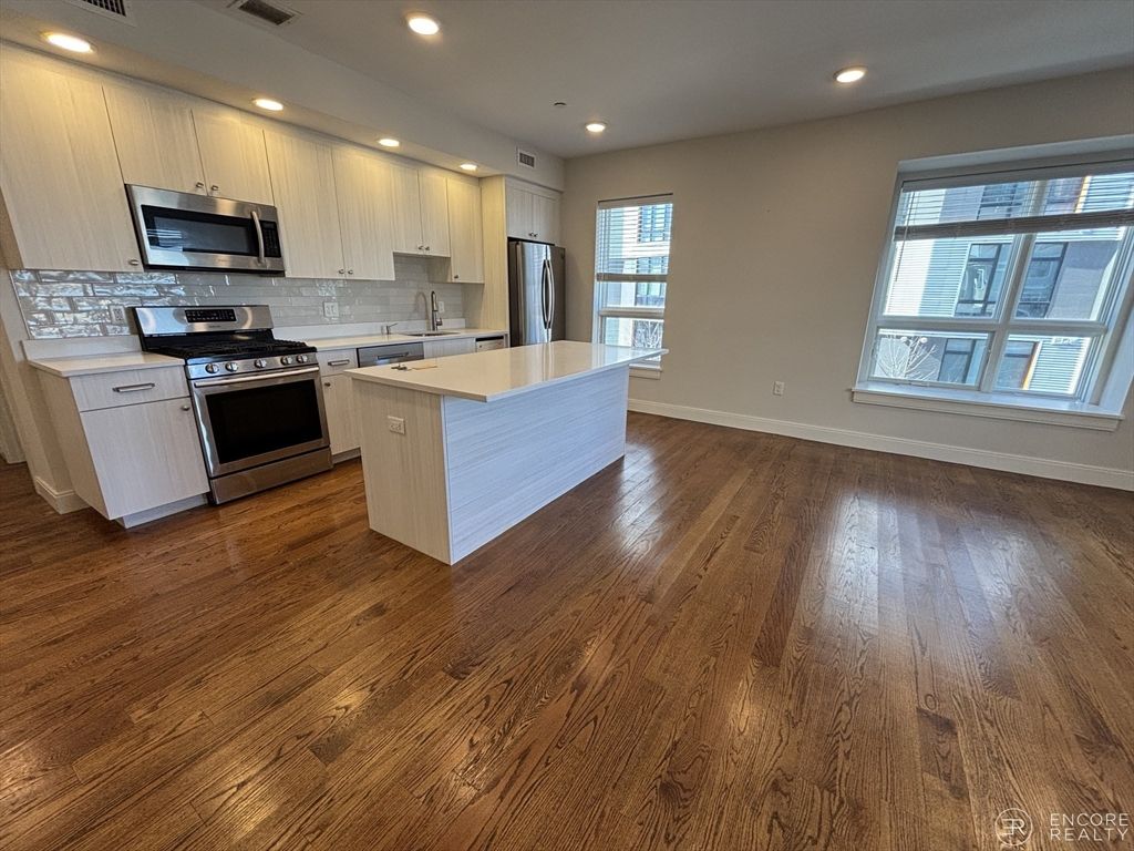 1 Everett St. 202, Boston, MA 02134