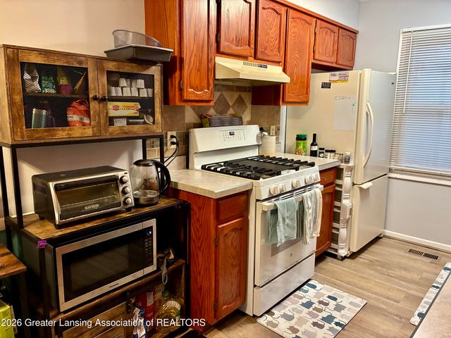 513 N Scott Street, Dewitt, MI 48820