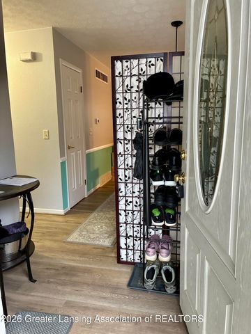 513 N Scott Street, Dewitt, MI 48820