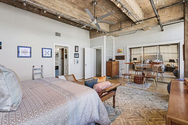 204 Travis Street 4E, Houston, TX 77002