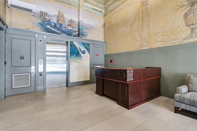 204 Travis Street 4E, Houston, TX 77002