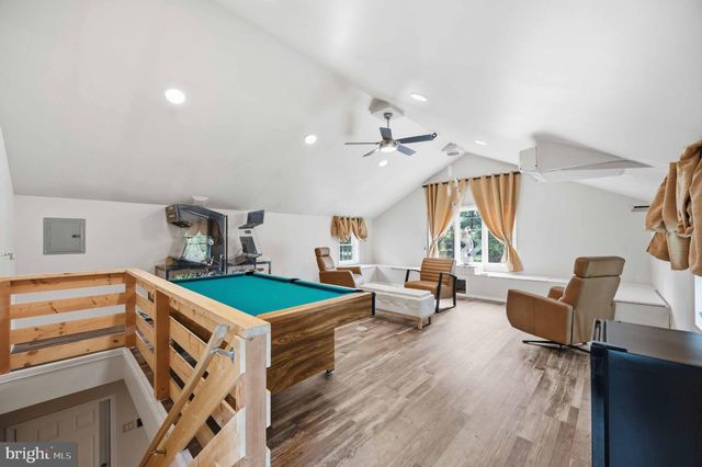 228 BRIDGE ST, Collegeville, PA 19426