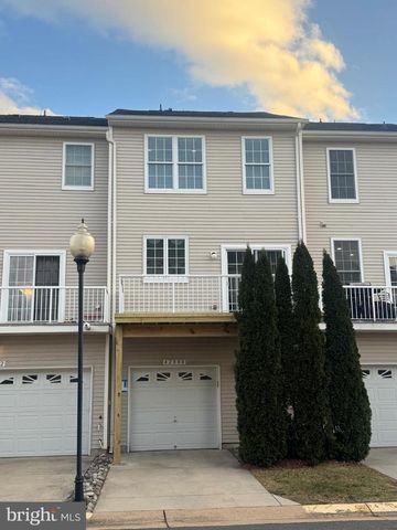 42880 PAMPLIN, Chantilly, VA 20152