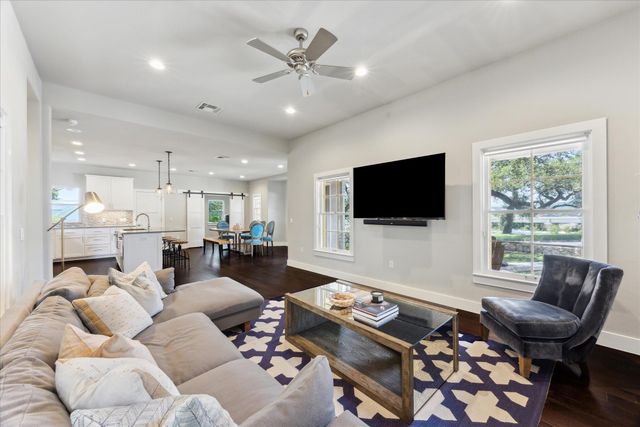 613 Theresa Ave, Austin, TX 78703