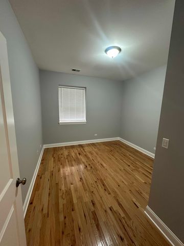6438 N Seeley Avenue GM, Chicago, IL 60645
