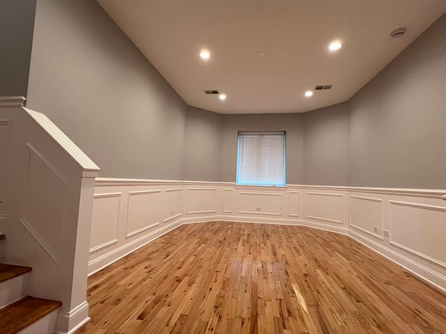 6438 N Seeley Avenue GM, Chicago, IL 60645
