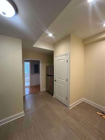 6438 N Seeley Avenue GM, Chicago, IL 60645