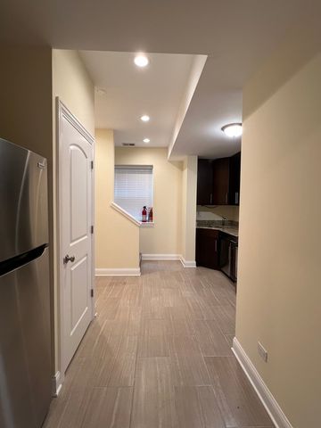 6438 N Seeley Avenue GM, Chicago, IL 60645