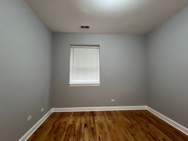 6438 N Seeley Avenue GM, Chicago, IL 60645