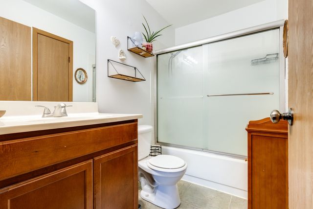 1344 McDowell Road 201, Naperville, IL 60563