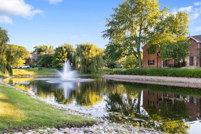 1344 McDowell Road 201, Naperville, IL 60563