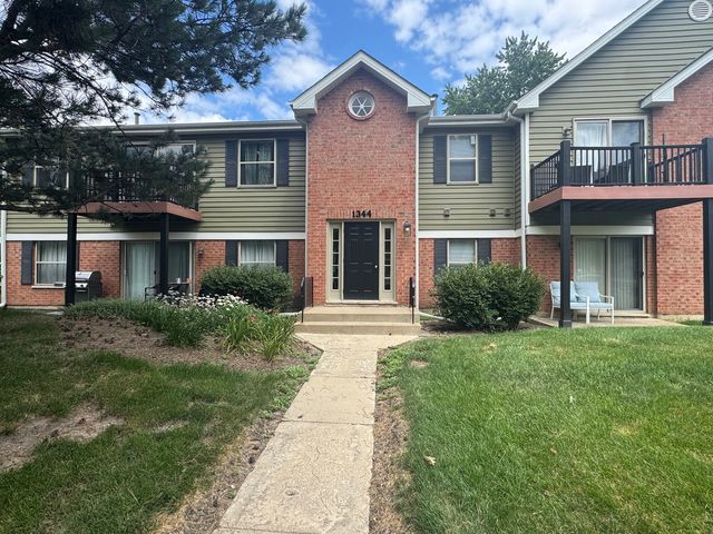1344 McDowell Road 201, Naperville, IL 60563