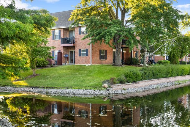 1344 McDowell Road 201, Naperville, IL 60563