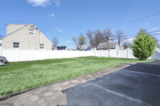 64 Chestnut St, Belleville Twp., NJ 07109