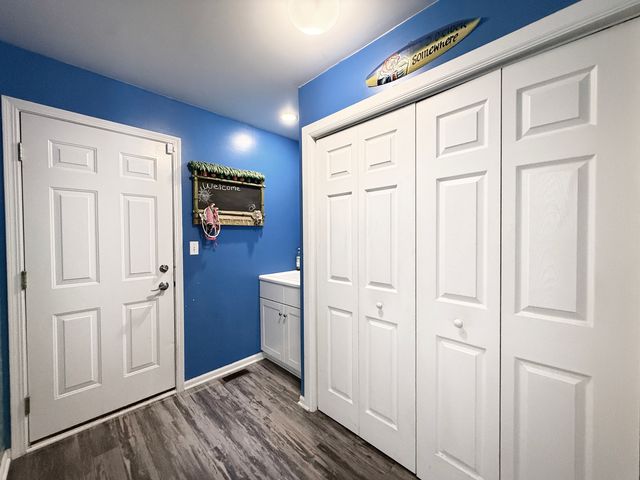 1739 Newbridge Circle, Elgin, IL 60123