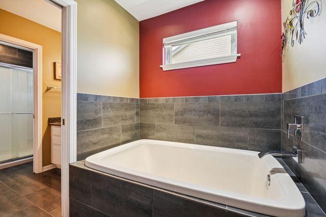 1739 Newbridge Circle, Elgin, IL 60123