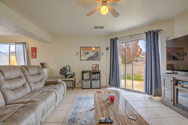 1062 Cactus Drive NE, Rio Rancho, NM 87144