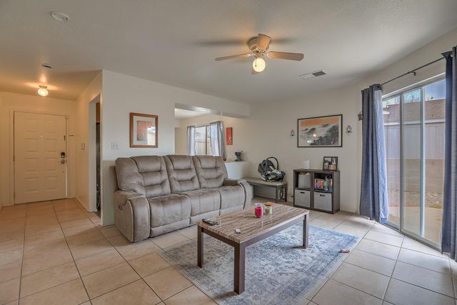 1062 Cactus Drive NE, Rio Rancho, NM 87144