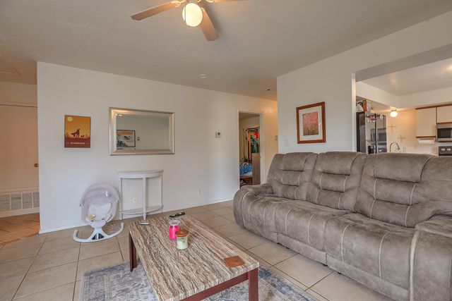 1062 Cactus Drive NE, Rio Rancho, NM 87144