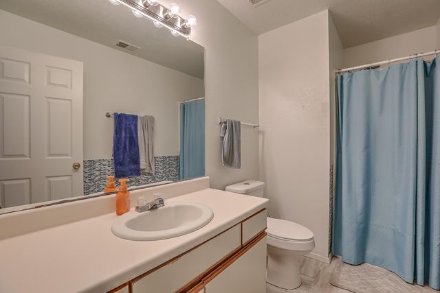 1062 Cactus Drive NE, Rio Rancho, NM 87144