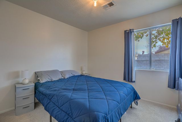 1062 Cactus Drive NE, Rio Rancho, NM 87144