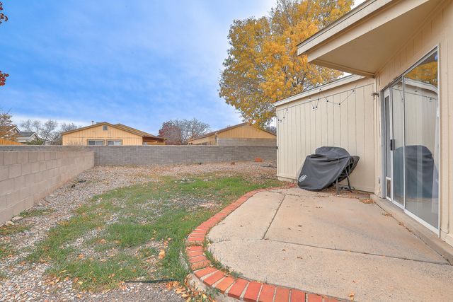 1062 Cactus Drive NE, Rio Rancho, NM 87144