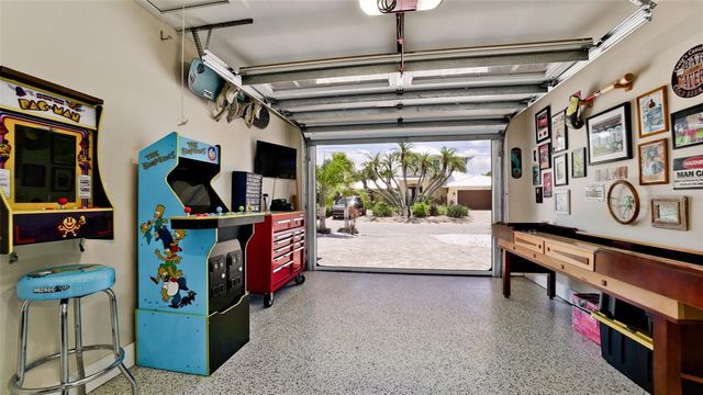 522 68TH STREET, Holmes Beach, FL 34217