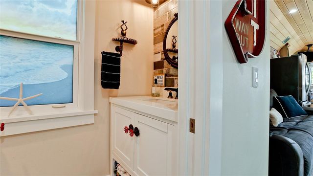 522 68TH STREET, Holmes Beach, FL 34217
