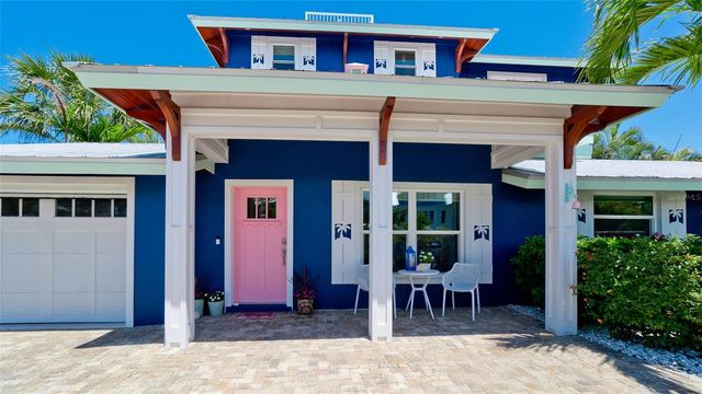 522 68TH STREET, Holmes Beach, FL 34217
