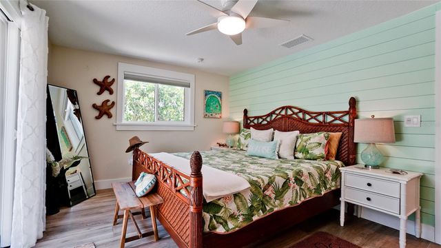 522 68TH STREET, Holmes Beach, FL 34217