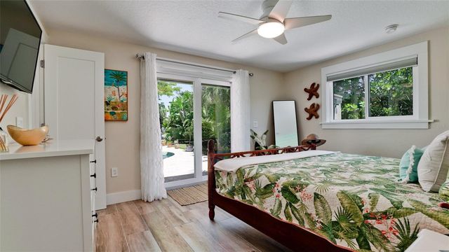 522 68TH STREET, Holmes Beach, FL 34217