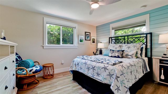 522 68TH STREET, Holmes Beach, FL 34217