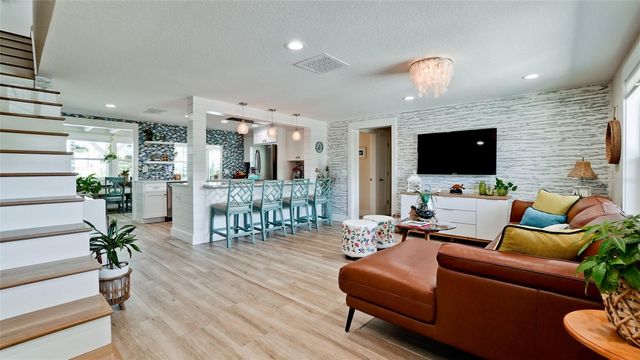 522 68TH STREET, Holmes Beach, FL 34217
