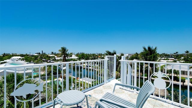 522 68TH STREET, Holmes Beach, FL 34217