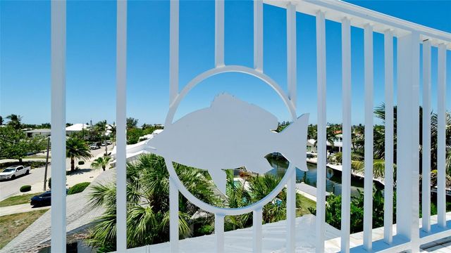 522 68TH STREET, Holmes Beach, FL 34217