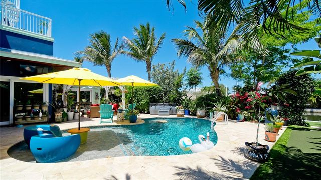 522 68TH STREET, Holmes Beach, FL 34217