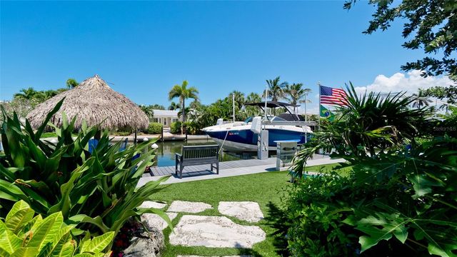 522 68TH STREET, Holmes Beach, FL 34217