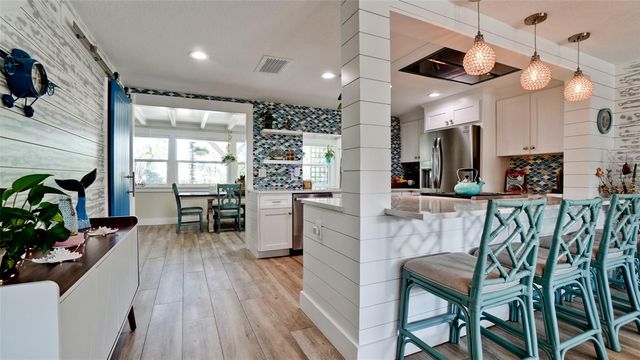 522 68TH STREET, Holmes Beach, FL 34217